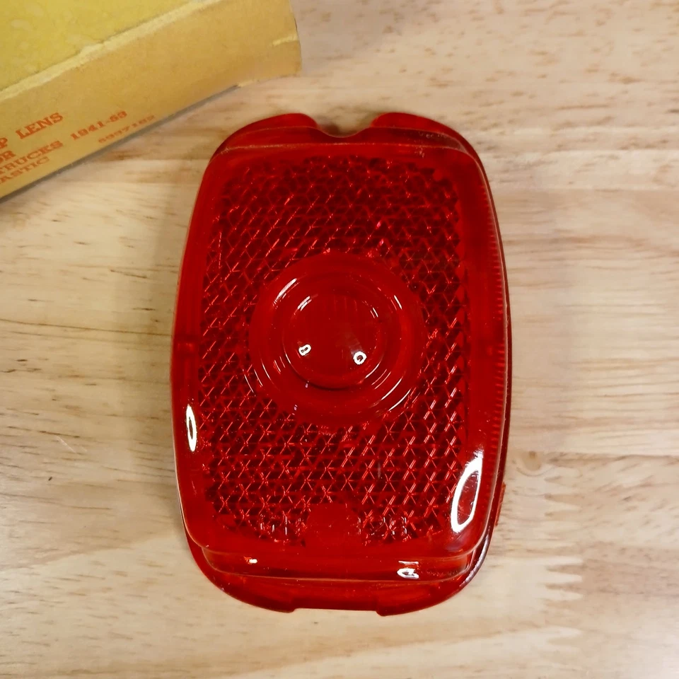 Lente de luz trasera para camioneta Chevrolet 1941-1953 GB 328 5937162 NOS Foto 1 de 4