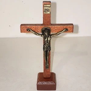 Vintage Kruzifix mit Ständer dunkles Holzkreuz mit Messing Jesus Tischplatte Wohndeko - Bild 1 von 7