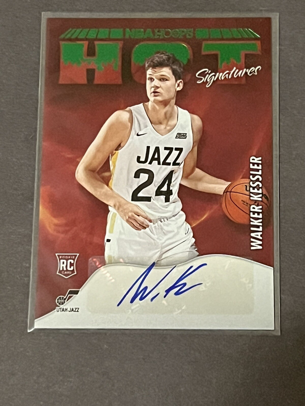 2022-23 NBA Hoops Hot Signatures Green Walker Kessler Auto RC Rookie #HSR-WKS