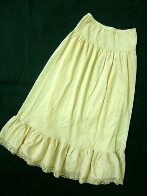 复古 70 年代 VANITY FAIR NYLON 花卉花边荷叶边雪纺缎面丝绸半懒人 M — 第 1/4 张图片