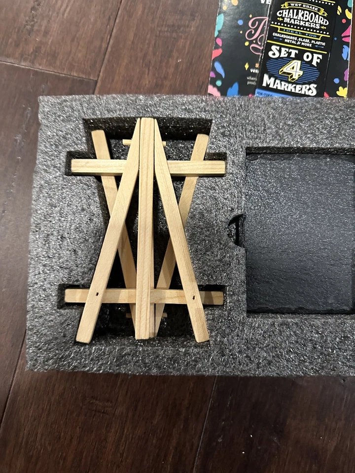 Verse Chalk 4 Mini Chalkboard Slates With Easels Including Pack Of 4 Markers NEW - Image 1 of 4