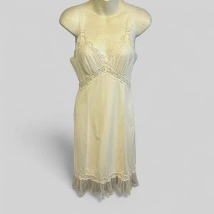 Vintage "Movie Star" white lace pleated midi slip USA made size 34 short nylon - Picture 1 of 15