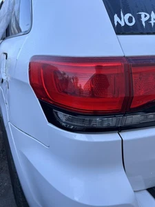 Luz trasera exterior izquierda del lado del conductor Jeep Grand Cherokee SRT 2014-22 - Imagen 1 de 2