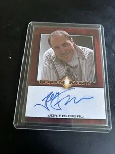 2008 Rittenhouse Iron Man Autograph Jon Favreau Happy Hogan Director Auto Marvel - Picture 1 of 2
