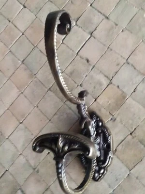 Patère  Murale Porte Manteau en Bronze Patiné Ancien . - Photo 1/4