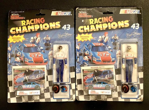 NASCAR King ~ Richard Petty #43 *LOT OF 2 SETS* Figurines & Trading Cards w/Cars Cover