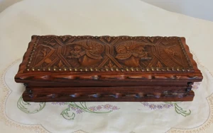 VINTAGE SPANISH WOODEN WITH EMBOSSED LEATHER TOP JEWELLERY TRINKET BOX 60'S - Picture 1 of 10