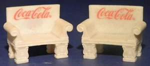 Colección Coca-Cola Town Square: BANCO MÁRMOL (2), SU24, 2001 - Imagen 1 de 3