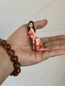 Realistic hand-painted model of a beauty in red clothes - Picture 1 of 17