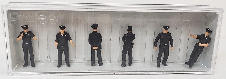 PREISER NEW #10799 HO 1/87 Set of Six US Uniformed City Police Officers in Black - Image 1 of 1