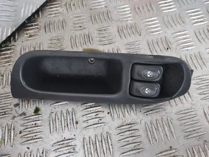 Bouton commande lève vitre avant gauche - RENAULT SCENIC I (1) PHASE II (2) - Foto 1 di 4