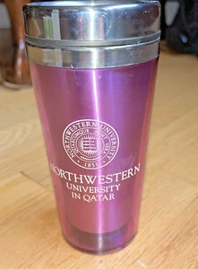 Taza de viaje NORTHWESTERN UNIVERSITY IN QATAR (versión #2) - Imagen 1 de 6