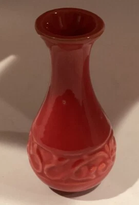 Elegante Mini Jarrón Botella Expressions Rojo Repujado Pequeño Cerámica 4" Alto Foto 1 de 3