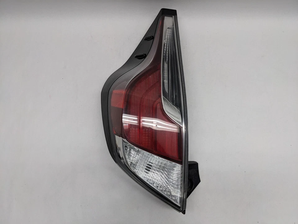 Luz trasera izquierda del conductor Toyota Prius C 2015-2017 TLB3 Foto 1 de 4