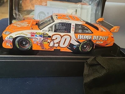 Joey Logano #20 Home Depot 2009 New Hampshire Win autografiado NASCAR diecast Foto 1 de 4