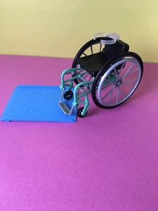 Barbie Fashionistas 2019 grüner Rollstuhl mit blauer Rampe - Bild 1 von 4