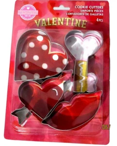 Paquete de cocina de San Valentín tapetes de mesa corredor toallas de cocina cortadores de galletas - Imagen 1 de 9
