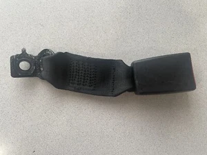 2006-2010 BMW X3 3.0Si E83LCI ~ REAR LOWER CENTER SEAT BELT ~ 72113448365 ~ OEM - Picture 1 of 4