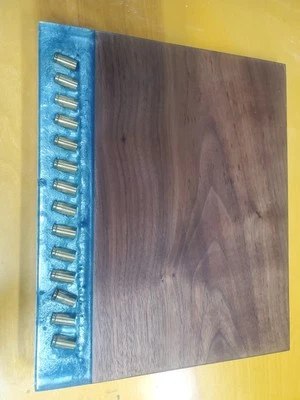 tabla de cortar resina epoxi de nogal, nueva, tablero de queso, tabla de servir, carcasa de bala, decoración Foto 1 de 4