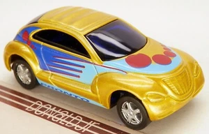 Concept car Maisto 1999 Plymouth Pronto Cruizer escala dorada 1/64 con motor retráctil - Imagen 1 de 2