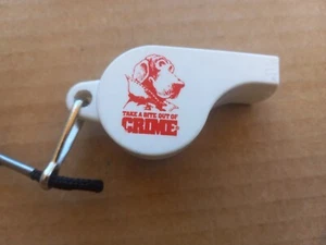 1980er Vintage Mr. McGruff Take A Bite Out Of Crime Sagety Pfeife RAR - Bild 1 von 3