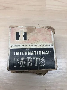 IH Universal Joint - New Holland Part # 84355319 IH NOS 200-464-c91 - Picture 1 of 7