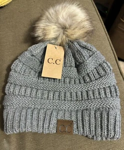 Neu mit Etikett super süß C.C. Graue Winter Beanie Mütze KOSTENLOSER VERSAND - Bild 1 von 6