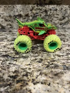 Spin Master Monster Jam Megalodon Zombie Vs Hunter Truck New 1:64 - Picture 1 of 5