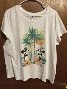 Women’s Disney Mickey And Minnie T-shirt - Picture 1 of 3