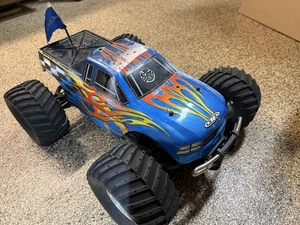 Team Associated Monster GT 4.60 Nitro  With New Pull Starter - Picture 1 of 9