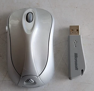 Microsoft 1054 Silver/Gray 4-Button Notebook Laser Mouse 6000 With USB Receiver - Picture 1 of 4