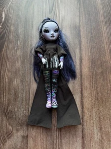 Bambola alla moda Rainbow High Shadow High Reina Glitch - Foto 1 di 12