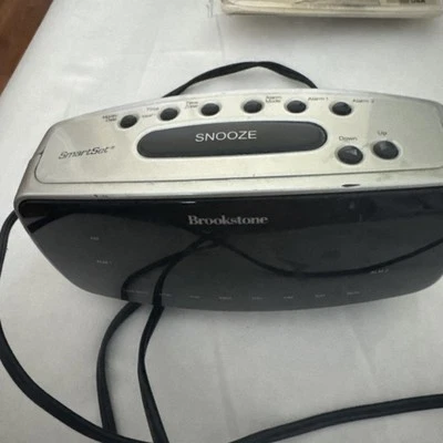 Brookstone SmartSet Digital Dual Alarm Clock Model AC101 - Image 1 of 2