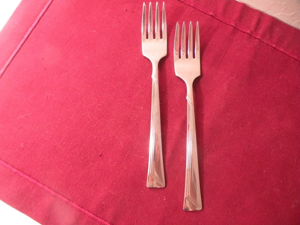 Set Of 2 Oneida Era Salad Forks Stainless Steel Geometric Handle 7" - Image 1 of 4