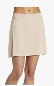 Vanity Fair Size Small 16" Women's Body Foundation Half Slip 11072 - Picture 1 of 4