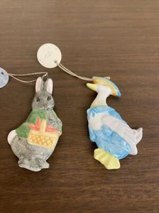 2 VINTAGE 1984 FW Schmid Beatrix Potter CERAMIC Christmas Ornaments - Picture 1 of 3