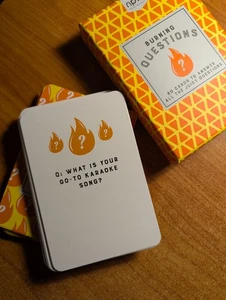 80ct Boxed Set of Burning Questions Cards - To Beantworting All The Saftig Questions - Bild 1 von 6