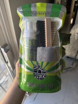 Kit Brisa limpiador y acondicionador de zapatos de espuma Shoelada 🔥 . ¡ENVÍO RÁPIDO!! Foto 1 de 4