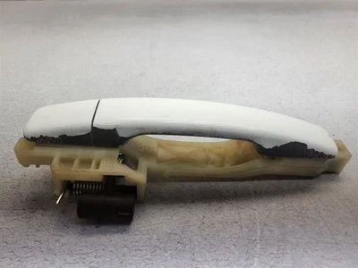 Manija exterior de la puerta derecha del pasajero trasero Kia Soul 2014-2019 *mala pintura* Foto 1 de 4