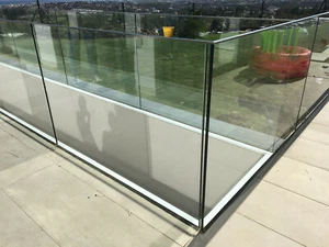 Ganzglasgeländer Balkongeländer Terrasse Treppe Brüstung Geländer (O.Glas) - Bild 1 von 10