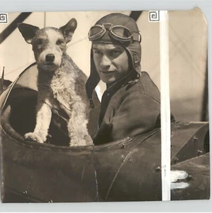 Piloto Teniente Harold F Brown con Trapos de Perro 1928 AVIACIÓN Foto de Prensa - Imagen 1 de 2