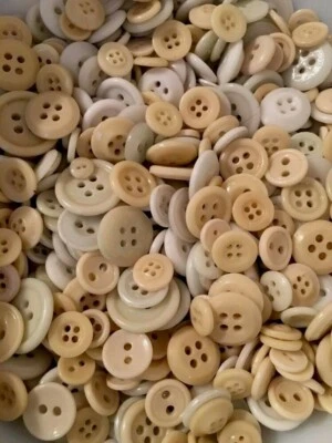 ⭐️ LOTE SURTIDO DE 200 BOTONES CHINOS ANTIGUOS~VINTAGE BLANCOS y CREMA ⭐️ Foto 1 de 2