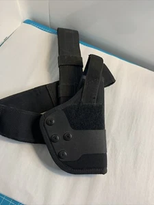 Uncle Mike's Sidekick Size 28 Right Hand Gun Holster - Picture 1 of 6