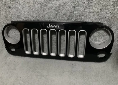 07-17 JEEP WRANGLER JK FACTORY OEM BLACK FRONT GRILLE GRILL SILVER ACCENTS - Image 1 of 4