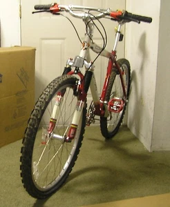 16 in Barracuda Cuda Comp Red Rock Shox Judy DH Fork Mountain Bicycle 16" MTB - Picture 1 of 11