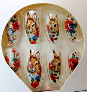 Bellissime Unghie Rosa Lucido con Conigli Pasquali e Fiori Primaverili Lunghe - Foto 1 di 2