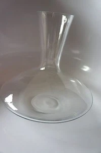 ELEGANTE MODERNE GLASKARAFFE - Bild 1 von 4