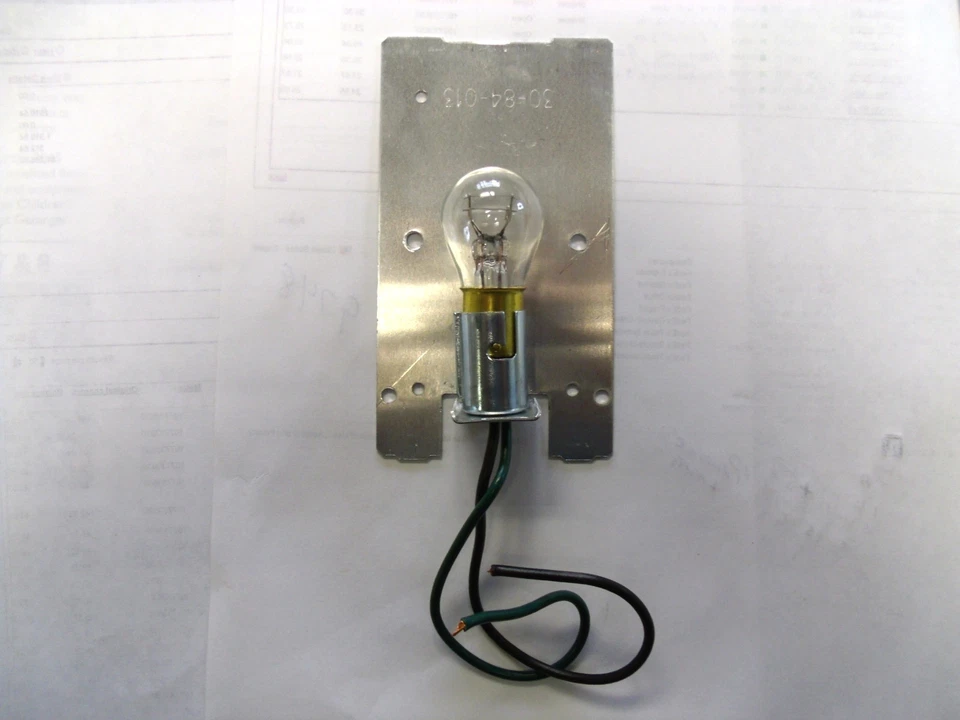 Enchufe de reparación de luz trasera con bombilla de doble cable 2057 y placa posterior Foto 1 de 1