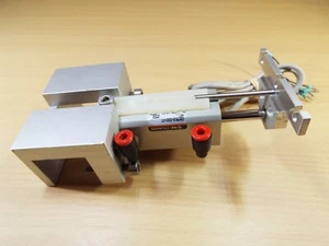 SMC CDQ2B12-25DC-F7 NEUMÁTICO AIRE COMPACTO CILINDRO "MONTAJE OEM" SENSOR D-F7NV - Imagen 1 de 24