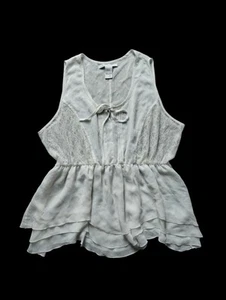 American Rag ärmellose Cami-Bluse mit Spitze und Rüschen, geraffte Taille, elfenbeinfarben, Größe 2X - Bild 1 von 8